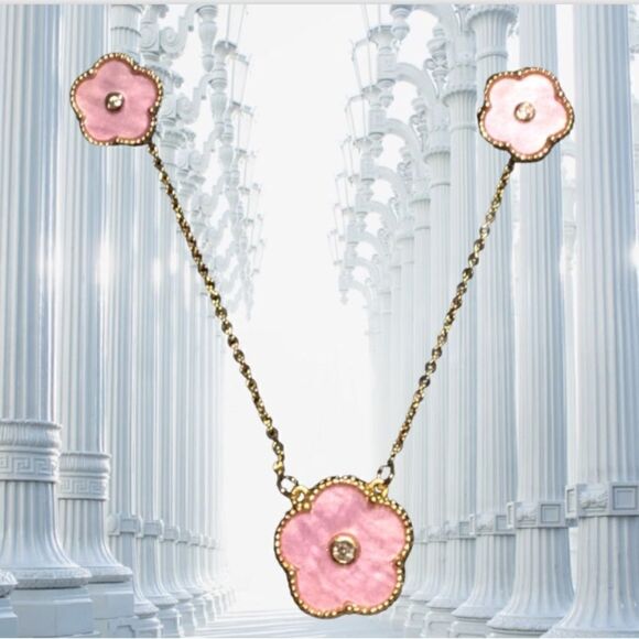 LUCKY CLOVER GOLD EARRINGS AND NECKLACE SET IN PINK MOTHER OF PEARL - Picture 4 of 4